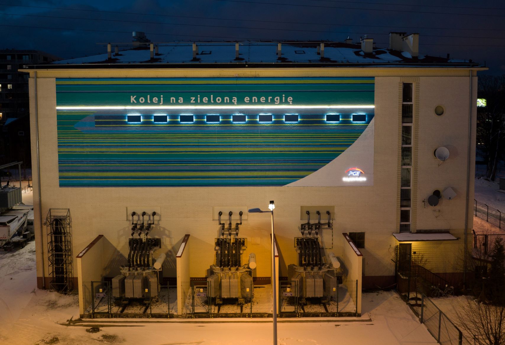 Kolej na zieloną energię – nowy mural na podstacji Warszawa Zachodnia od PGE Energetyka Kolejowa_3